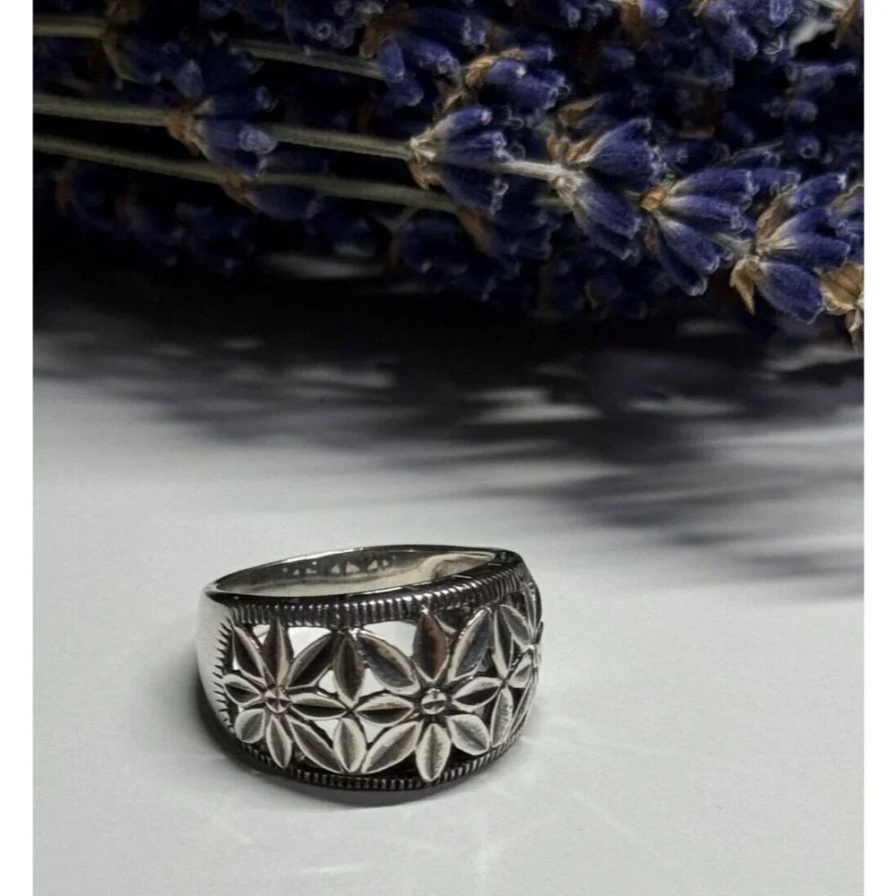 925 STERLING SILVER RING SIZE 7
